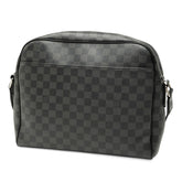 ルイ ヴィトン ダミエ グラフィット デイトンMM 斜め掛け ショルダーバッグ N41409 ブラック PVC レザー レディース LOUIS VUITTON 【中古】